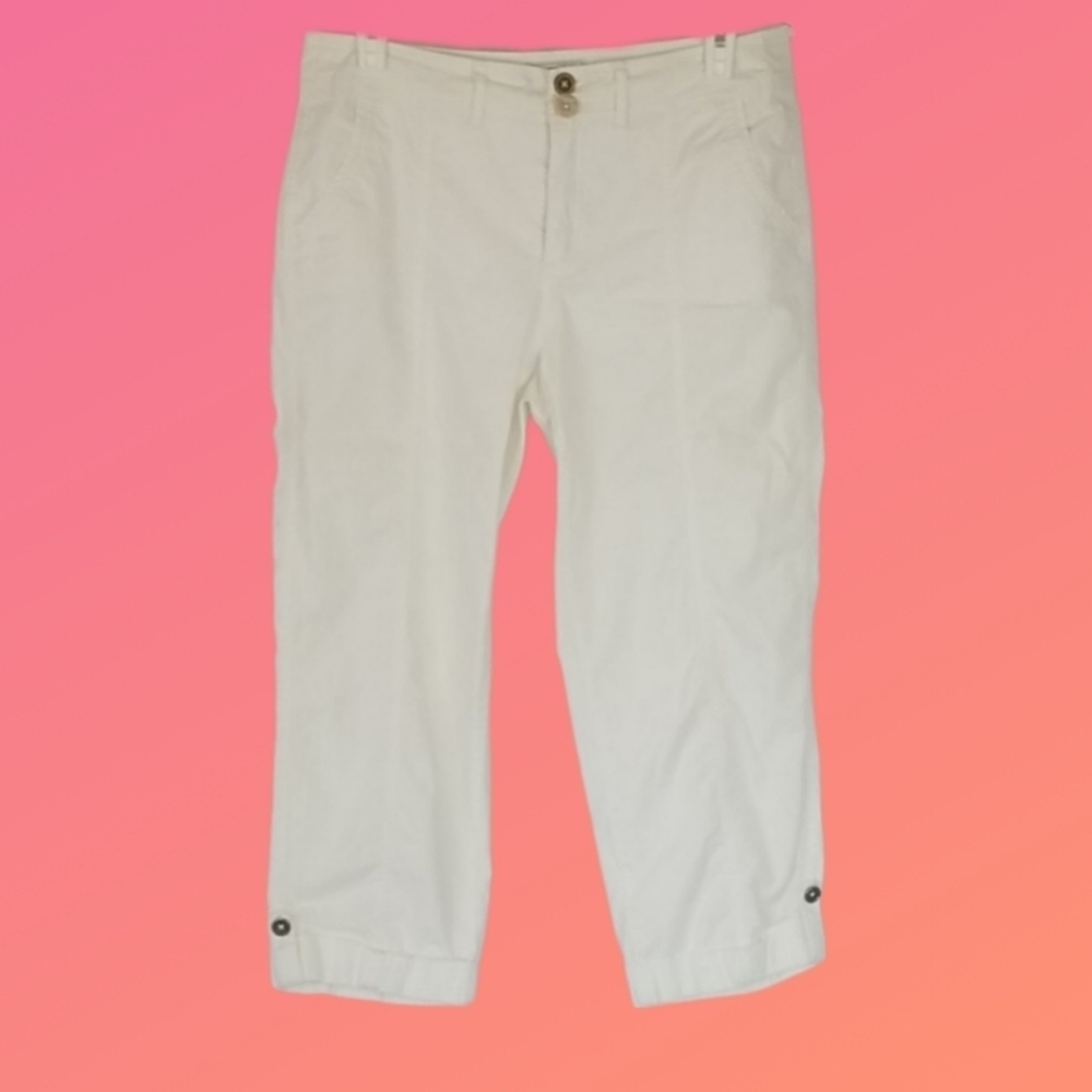 White Capri Pants, Size *S/M *(30" waist, tag says size 4)